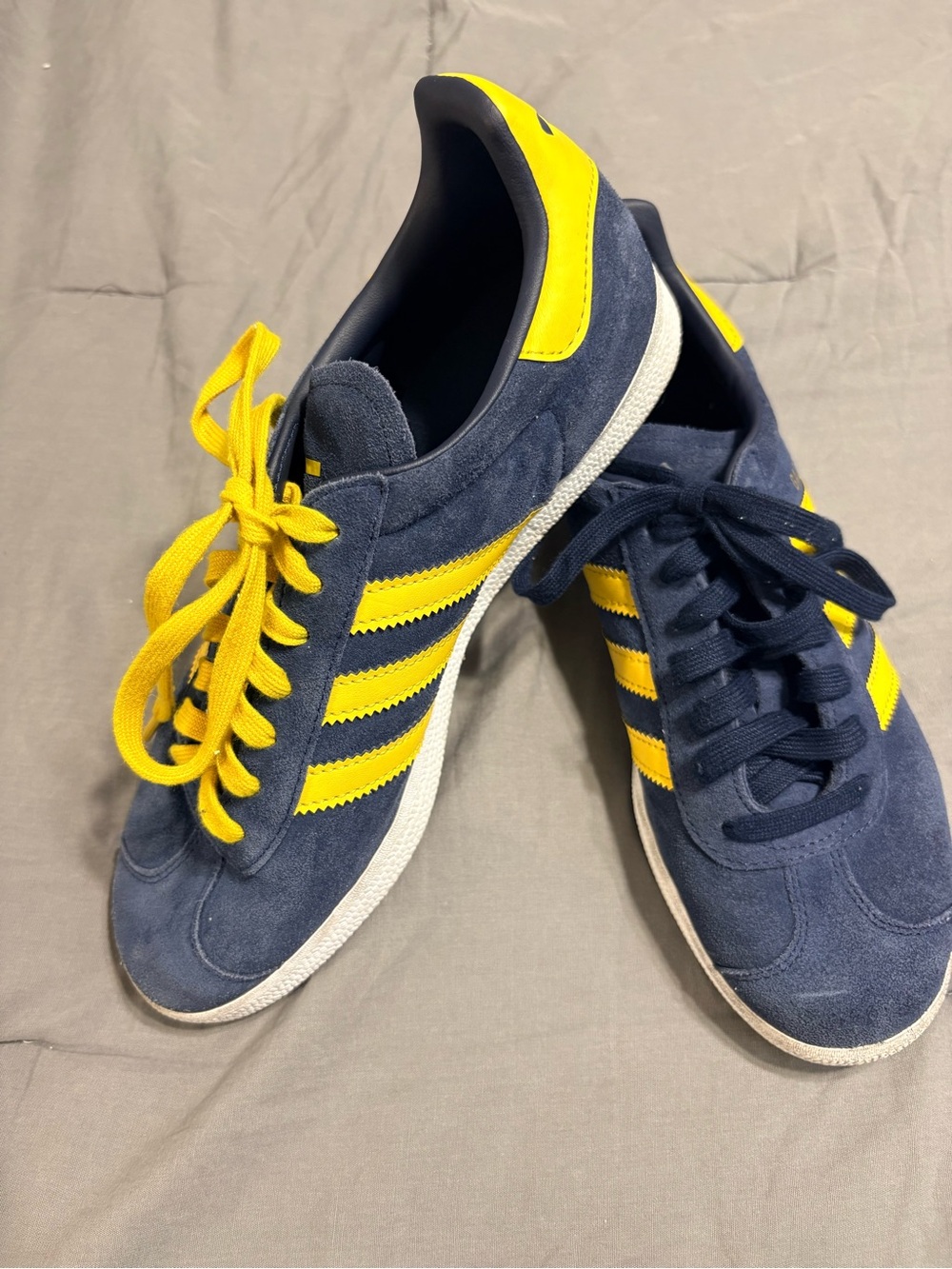 Adidas Originals Copa ARSENAL GAZELLE Casual Mens Sneakers Navy Yellow Sz 7.5 - Picture 4 of 10